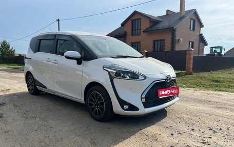 Toyota Sienta II, 2021 год, 1 550 000 рублей, 1 фотография