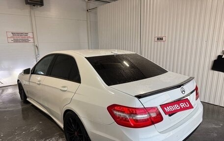 Mercedes-Benz E-Класс, 2010 год, 550 000 рублей, 11 фотография
