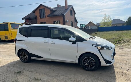 Toyota Sienta II, 2021 год, 1 550 000 рублей, 3 фотография