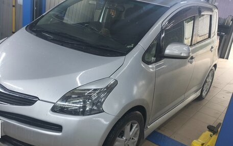 Toyota Ractis I, 2005 год, 600 000 рублей, 7 фотография