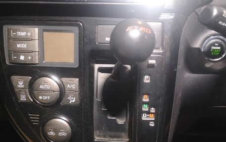 Toyota Ractis I, 2005 год, 600 000 рублей, 4 фотография