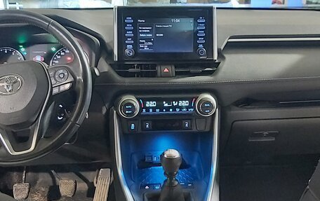 Toyota RAV4, 2020 год, 3 100 000 рублей, 11 фотография