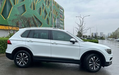 Volkswagen Tiguan II, 2019 год, 2 150 000 рублей, 3 фотография