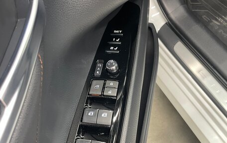 Toyota Camry, 2021 год, 3 600 000 рублей, 14 фотография