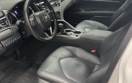 Toyota Camry, 2021 год, 3 600 000 рублей, 9 фотография