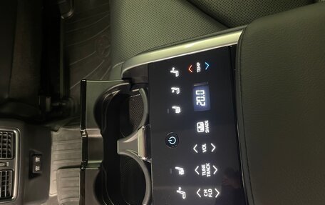 Toyota Camry, 2021 год, 3 600 000 рублей, 13 фотография