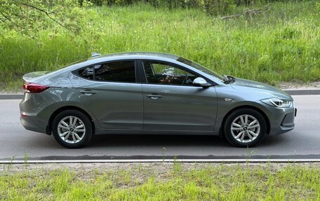Hyundai Elantra VI рестайлинг, 2017 год, 995 000 рублей, 5 фотография