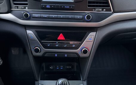 Hyundai Elantra VI рестайлинг, 2017 год, 995 000 рублей, 14 фотография