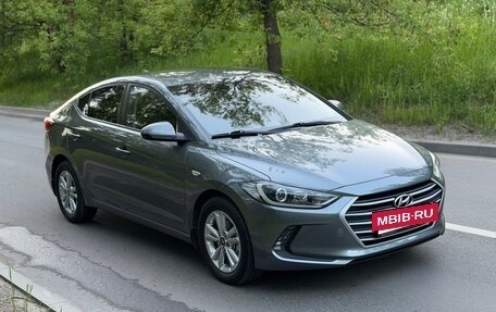 Hyundai Elantra VI рестайлинг, 2017 год, 995 000 рублей, 4 фотография