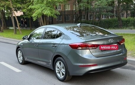 Hyundai Elantra VI рестайлинг, 2017 год, 995 000 рублей, 8 фотография