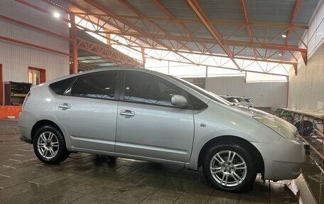 Toyota Prius, 2005 год, 650 000 рублей, 3 фотография
