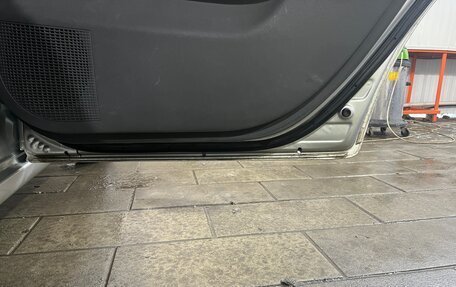 Toyota Prius, 2005 год, 650 000 рублей, 14 фотография