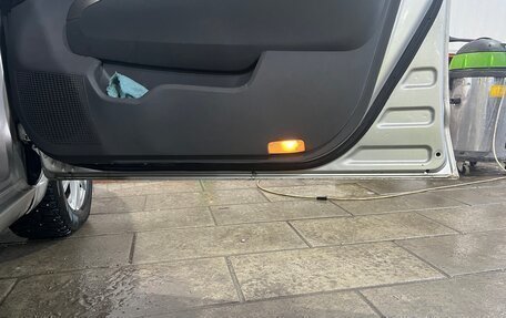 Toyota Prius, 2005 год, 650 000 рублей, 13 фотография