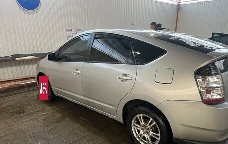 Toyota Prius, 2005 год, 650 000 рублей, 19 фотография