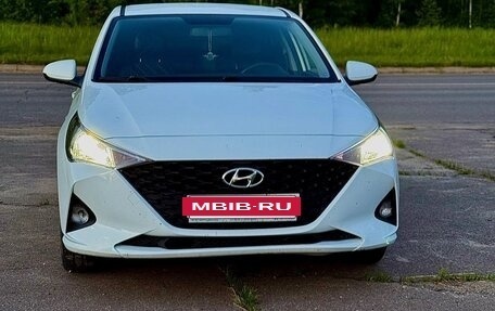 Hyundai Solaris II рестайлинг, 2020 год, 1 650 000 рублей, 2 фотография