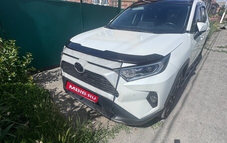 Toyota RAV4, 2020 год, 3 100 000 рублей, 1 фотография