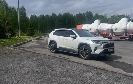 Toyota RAV4, 2020 год, 3 100 000 рублей, 12 фотография