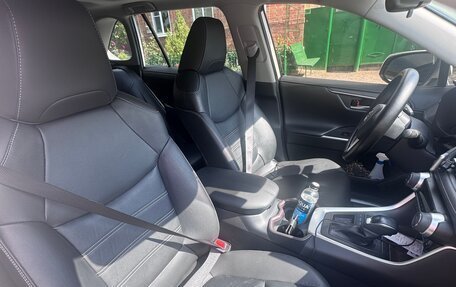 Toyota RAV4, 2020 год, 3 100 000 рублей, 7 фотография