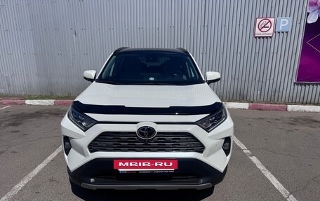 Toyota RAV4, 2020 год, 3 100 000 рублей, 16 фотография