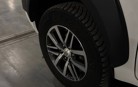 Toyota Hilux VIII, 2015 год, 3 200 000 рублей, 10 фотография