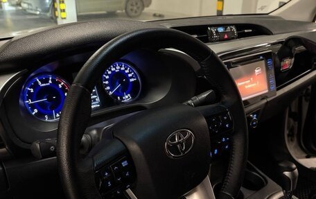 Toyota Hilux VIII, 2015 год, 3 200 000 рублей, 13 фотография