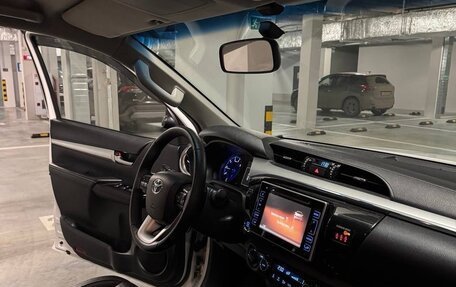 Toyota Hilux VIII, 2015 год, 3 200 000 рублей, 14 фотография