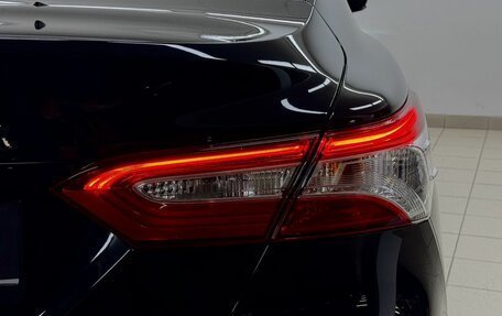Toyota Camry, 2021 год, 3 400 000 рублей, 10 фотография