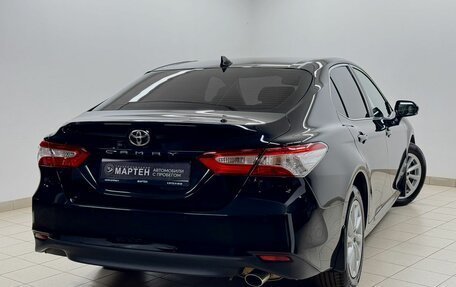 Toyota Camry, 2021 год, 3 400 000 рублей, 6 фотография
