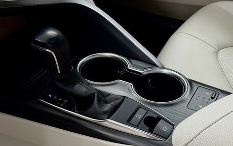 Toyota Camry, 2021 год, 3 400 000 рублей, 18 фотография
