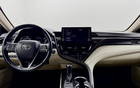 Toyota Camry, 2021 год, 3 400 000 рублей, 19 фотография