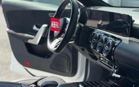 Mercedes-Benz CLA, 2019 год, 3 100 000 рублей, 15 фотография