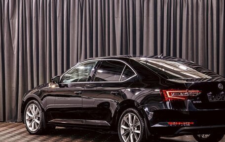 Skoda Superb III рестайлинг, 2018 год, 1 855 000 рублей, 8 фотография