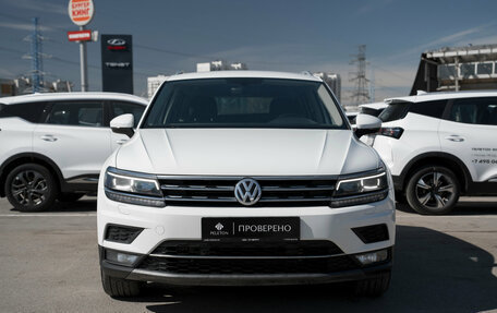 Volkswagen Tiguan II, 2018 год, 2 030 000 рублей, 3 фотография