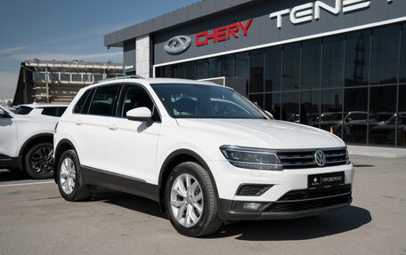 Volkswagen Tiguan II, 2018 год, 2 030 000 рублей, 2 фотография