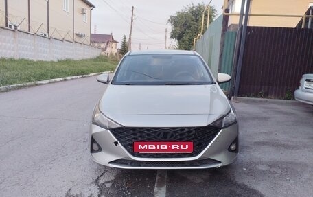 Hyundai Solaris II рестайлинг, 2018 год, 850 000 рублей, 1 фотография