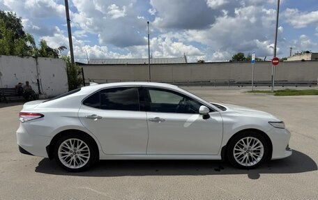 Toyota Camry, 2019 год, 2 900 000 рублей, 4 фотография