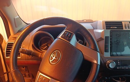 Toyota Land Cruiser Prado 150 рестайлинг 2, 2016 год, 3 750 000 рублей, 3 фотография