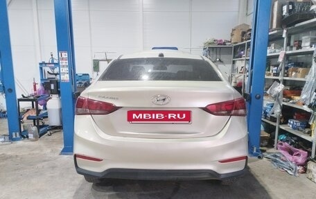 Hyundai Solaris II рестайлинг, 2018 год, 850 000 рублей, 4 фотография