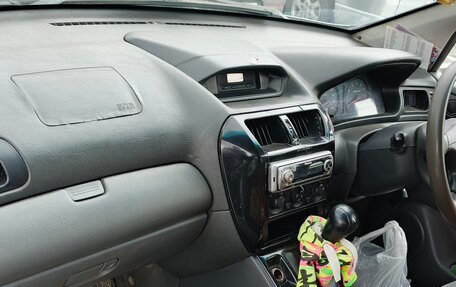 Mitsubishi Chariot III, 2001 год, 365 000 рублей, 11 фотография