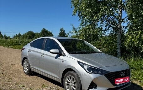 Hyundai Solaris II рестайлинг, 2021 год, 1 640 000 рублей, 1 фотография