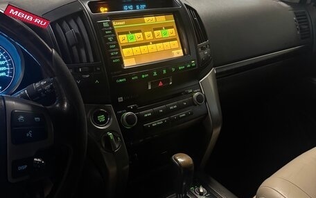 Toyota Land Cruiser 200, 2010 год, 3 000 000 рублей, 11 фотография