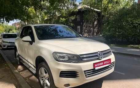 Volkswagen Touareg III, 2011 год, 2 250 000 рублей, 2 фотография