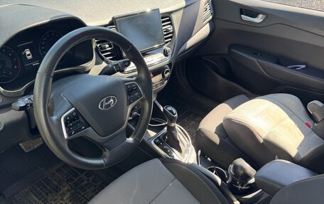 Hyundai Solaris II рестайлинг, 2021 год, 1 640 000 рублей, 6 фотография