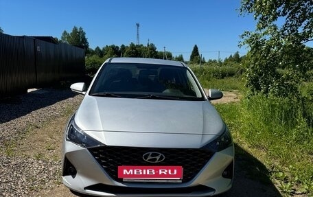 Hyundai Solaris II рестайлинг, 2021 год, 1 640 000 рублей, 3 фотография
