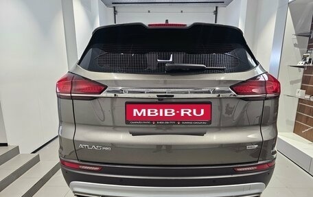 Geely Atlas, 2022 год, 1 999 000 рублей, 3 фотография