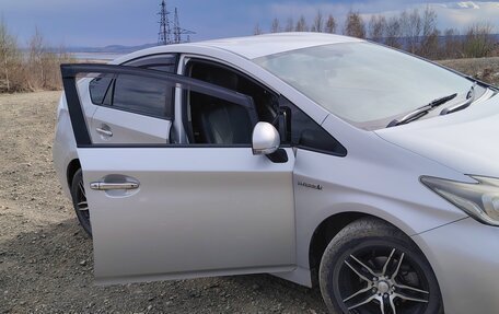 Toyota Prius, 2012 год, 980 000 рублей, 8 фотография