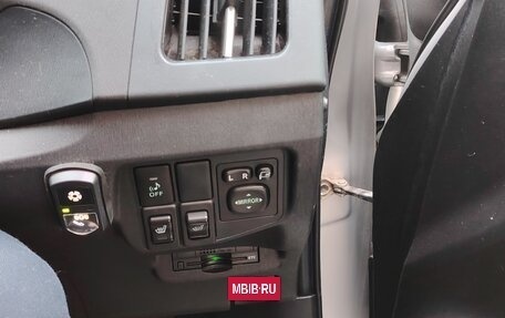 Toyota Prius, 2012 год, 980 000 рублей, 5 фотография