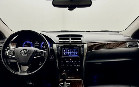 Toyota Camry, 2017 год, 1 789 000 рублей, 18 фотография