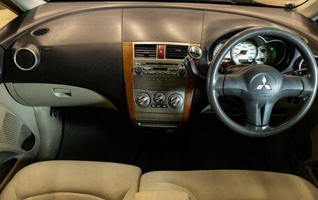 Mitsubishi Colt VI рестайлинг, 2003 год, 389 000 рублей, 5 фотография
