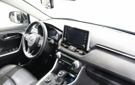 Toyota RAV4, 2021 год, 3 749 000 рублей, 10 фотография